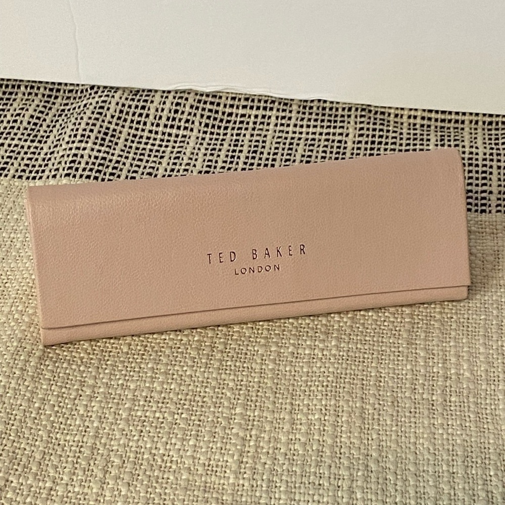 TED BAKER LONDON / Pink Triangle Eyeglass Case with Wipe Cloth